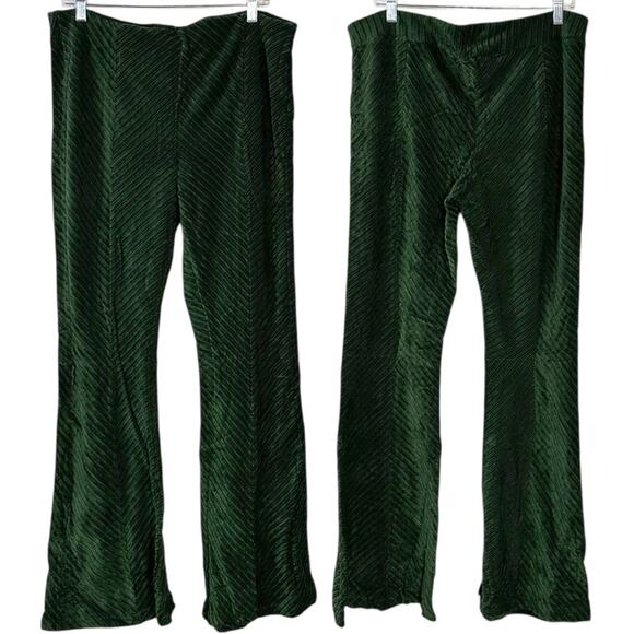 Free People Retro 70s Penny Pull-On Velvet Flare Pants Night Forest Green Medium - Picture 6 of 10